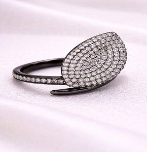 Black Polish AD Diamond Statement Ring – Elegant Designer Party Wear Ring